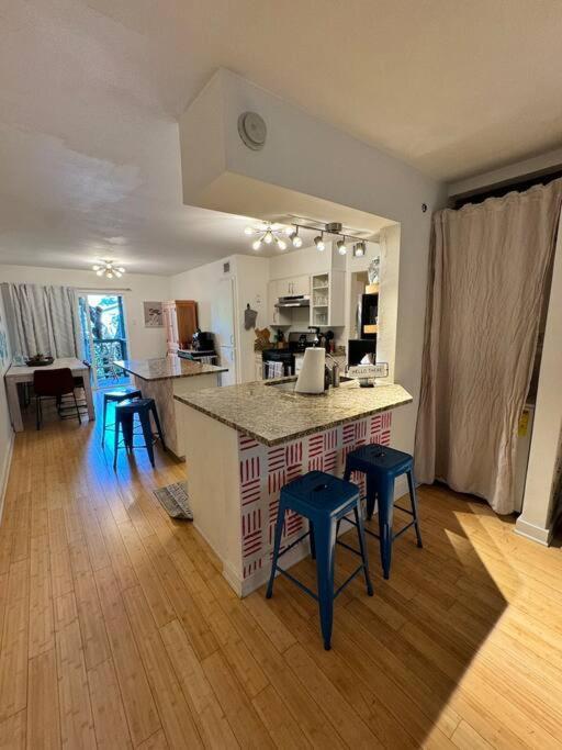 2 Bed With Pool And Creek Views Near Congress Ave Apartment Austin Exterior photo